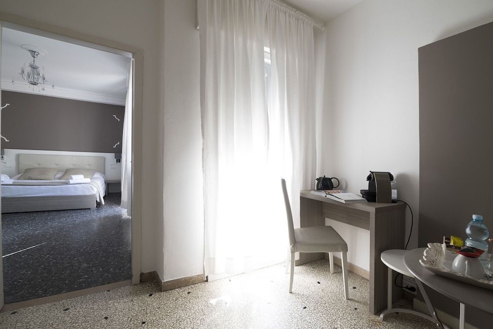 undefined Al Portico Guest House Venezia 2