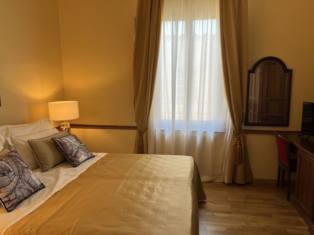 Hotel Villani Basic Double Room 2