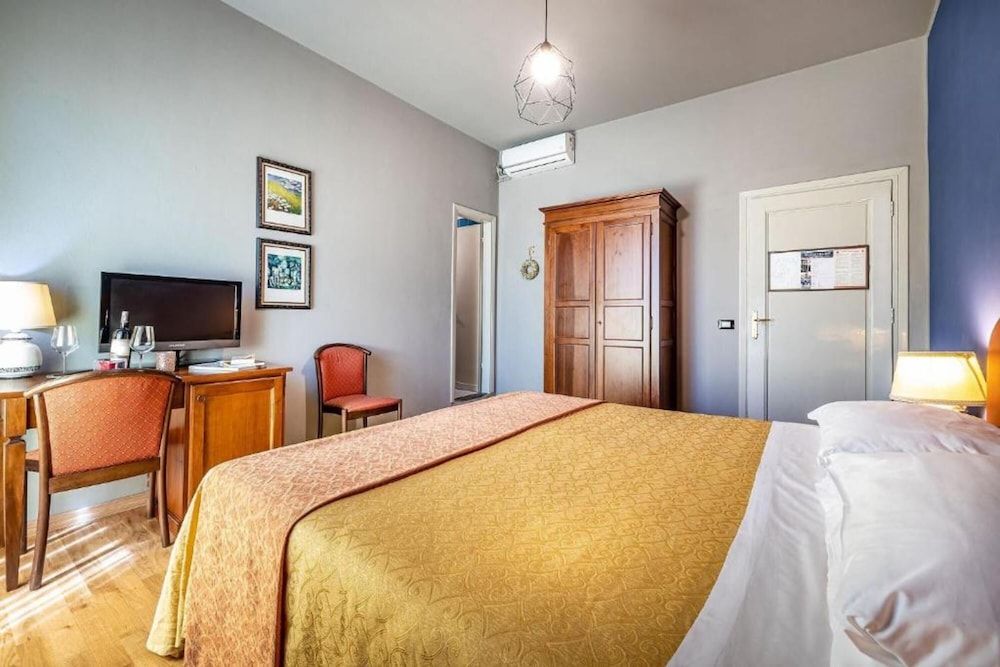 Hotel Villani Basic Double Room 5