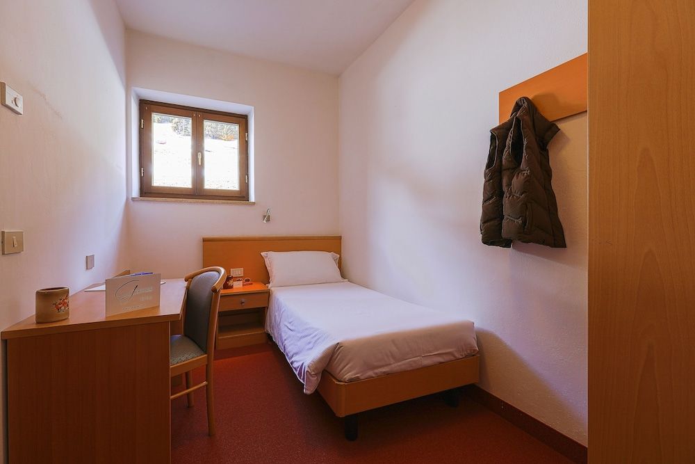 GH Hotel Piaz Single Room 2