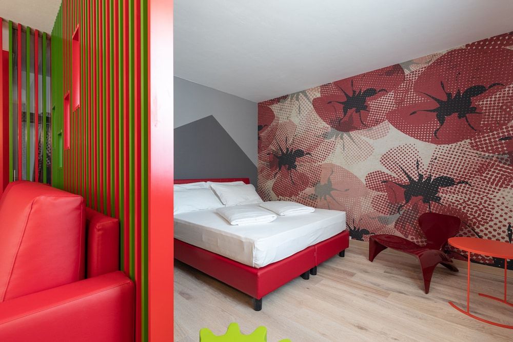 Suite King, LUUL
