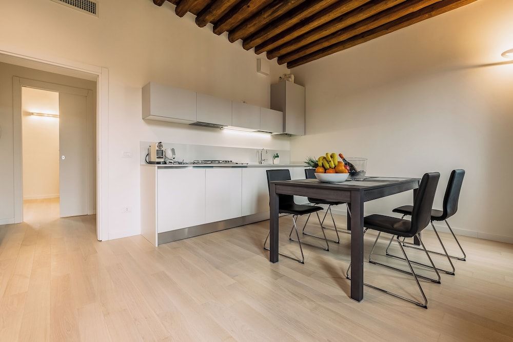 undefined Charming Palace Corte Del Teatro 8