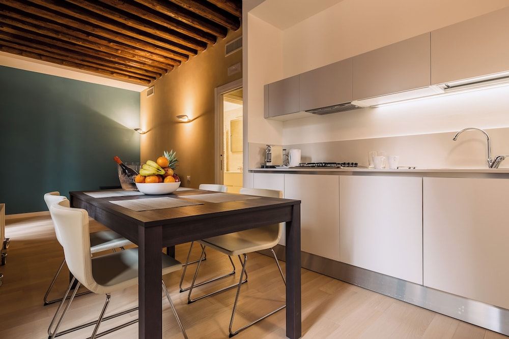 undefined Charming Palace Corte Del Teatro 9