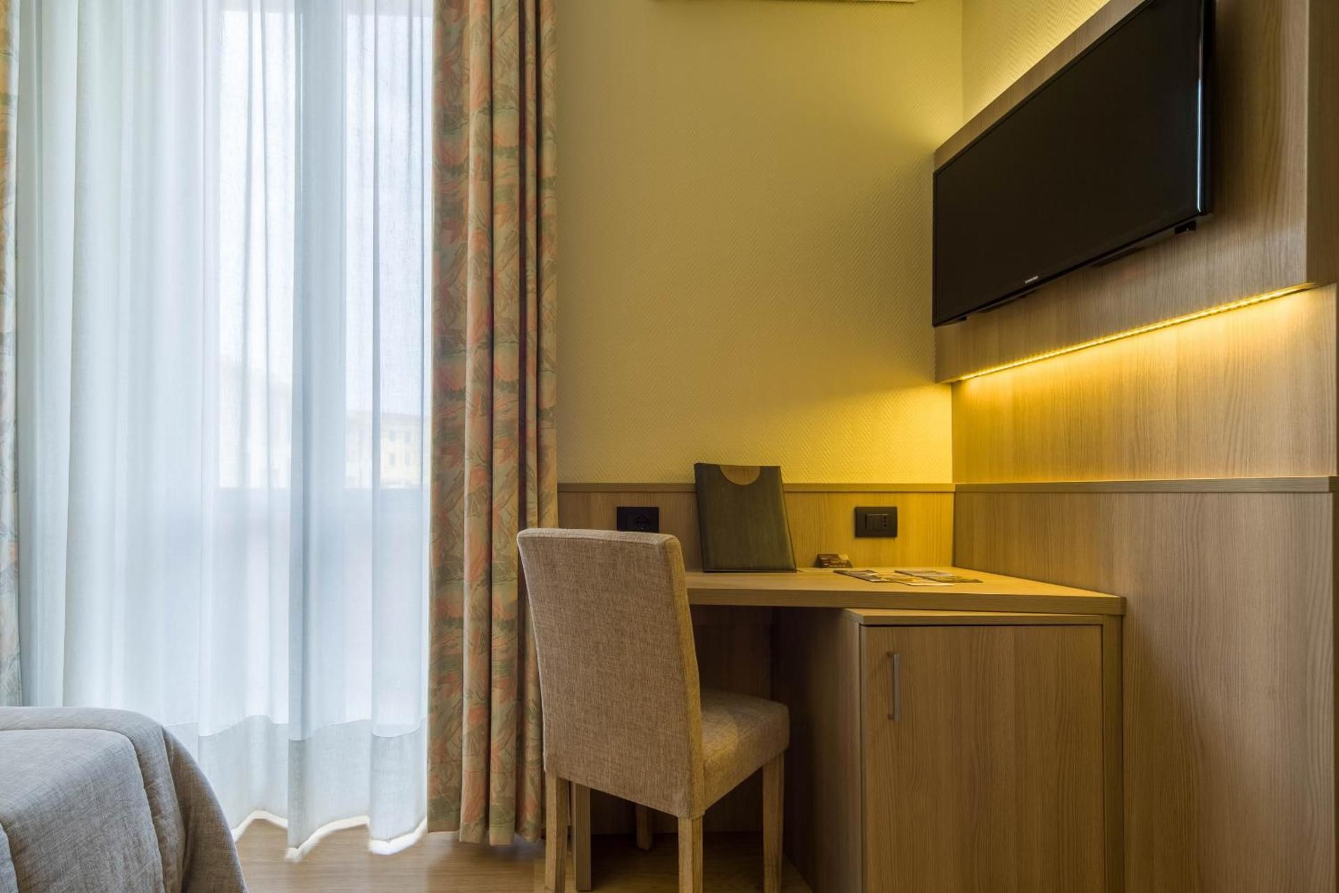 Hotel Est Double Room 12