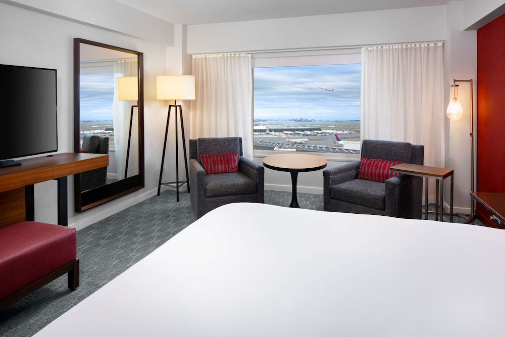 1 King Bed Room