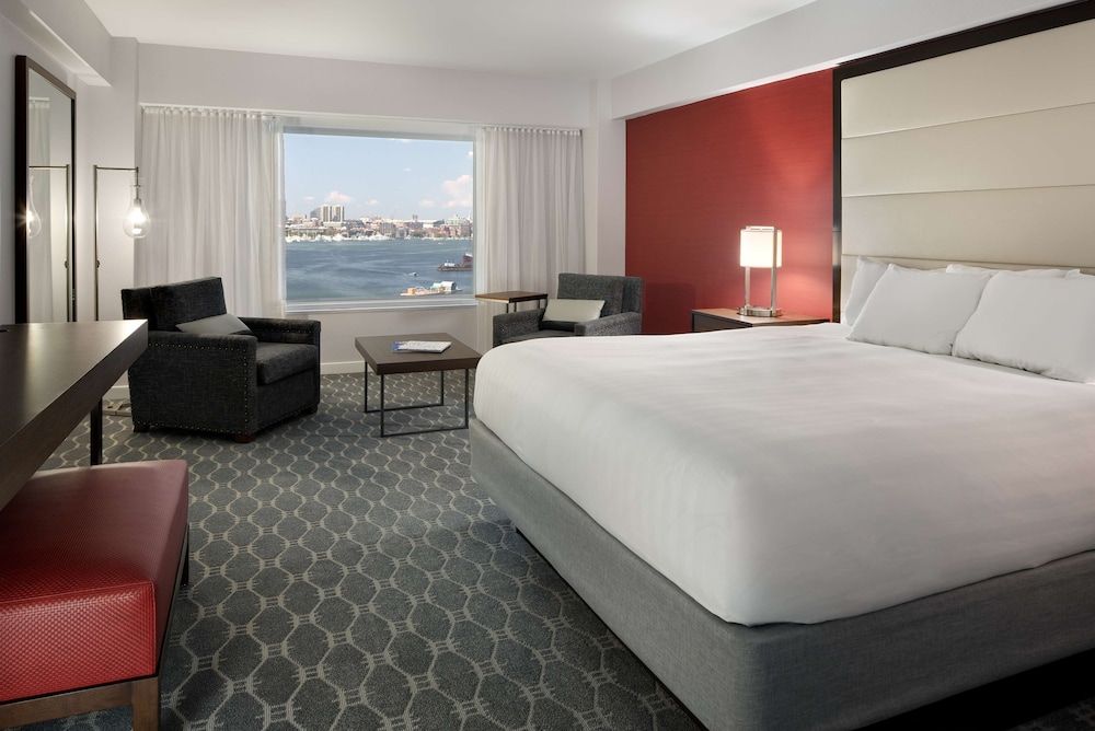 1 King Bed Room with Harbor View