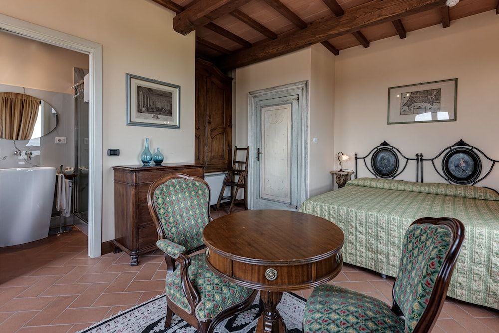 Locanda Poggioleone Deluxe Double Room 10