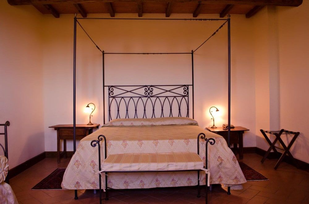 Locanda Poggioleone Deluxe Double or Twin Room 2
