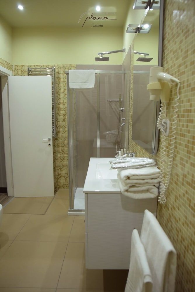 Hotel Plana Superior Double Room 5