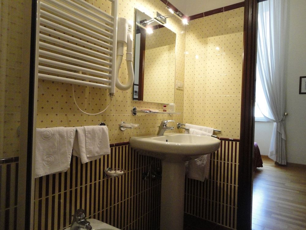 All'Obelisco Deluxe Double Room 8