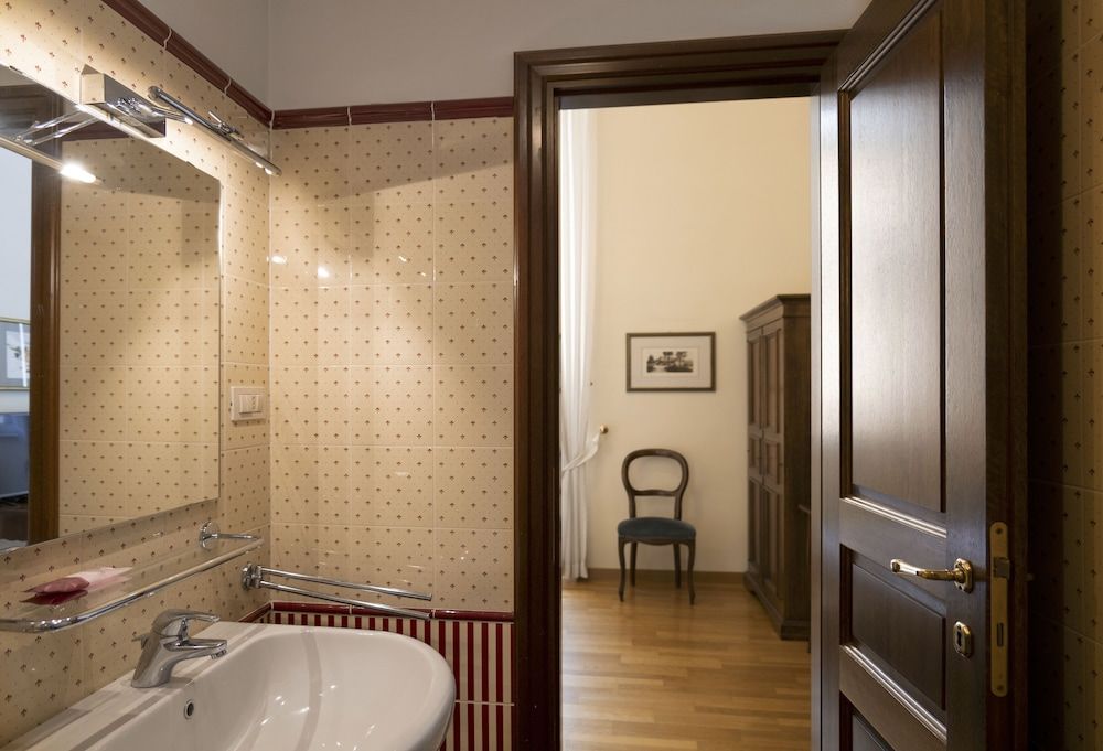 All'Obelisco Deluxe Double Room 2