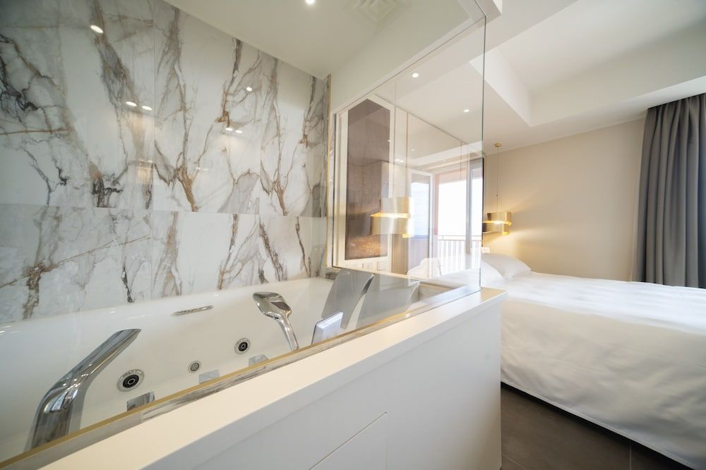 Hotel Palace Royal Room 9