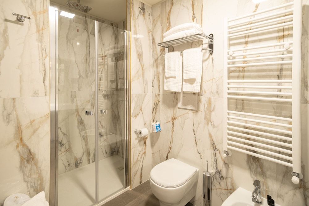 Hotel Palace Family Room 4