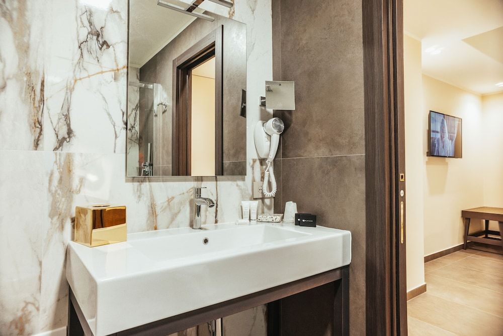 Hotel Palace Family Room 5