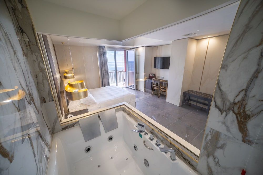 Hotel Palace Royal Room 10