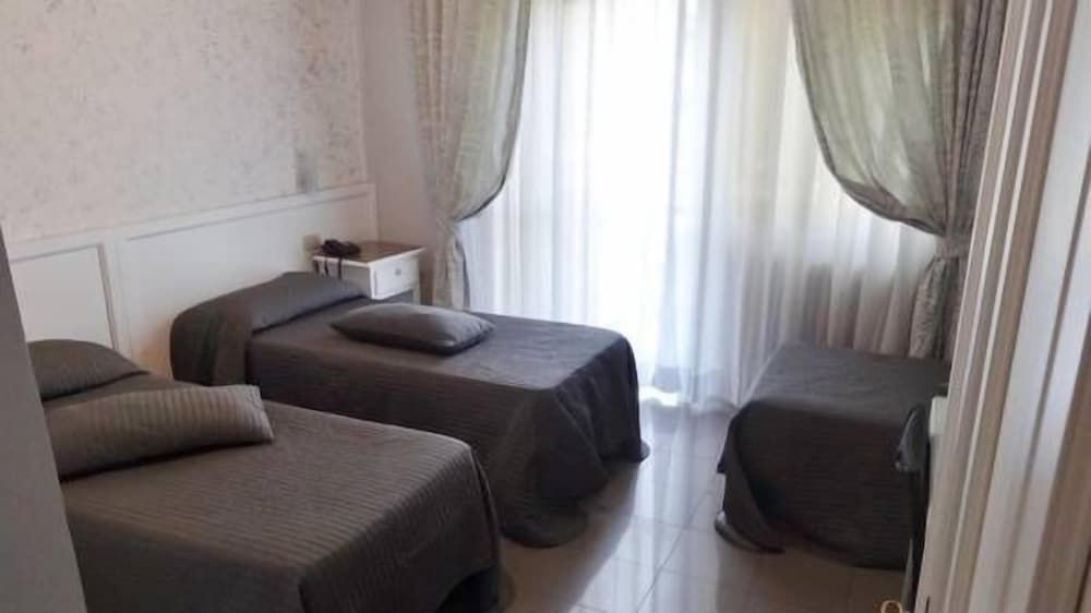 Hotel Marte Double Room, 2 Twin Beds 4