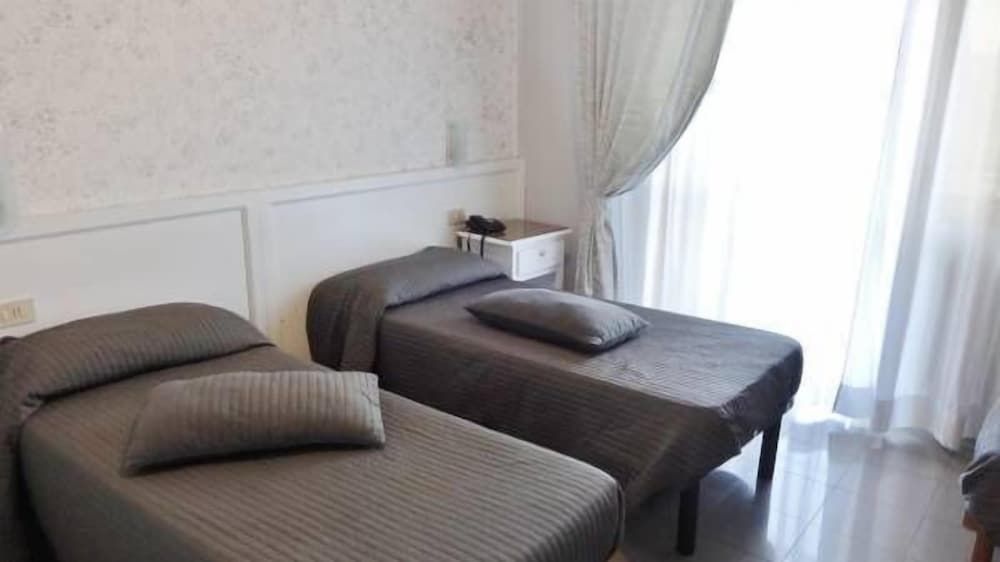 Hotel Marte Double Room, 2 Twin Beds 6