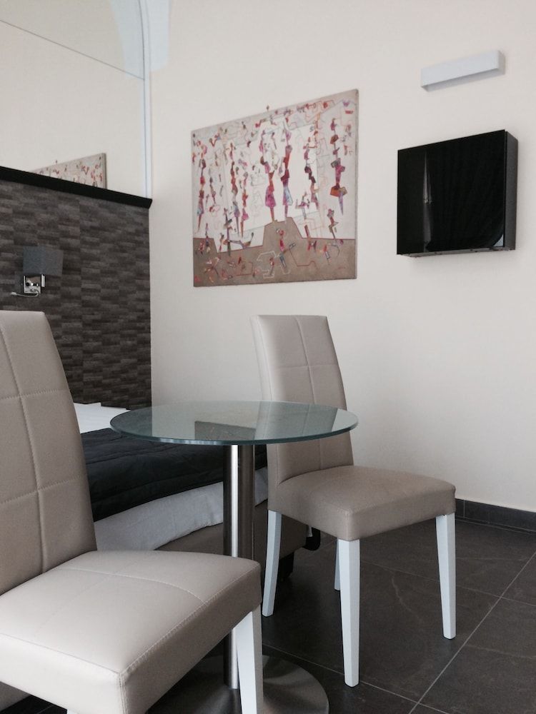 undefined Art Resort Piazza Carita 4