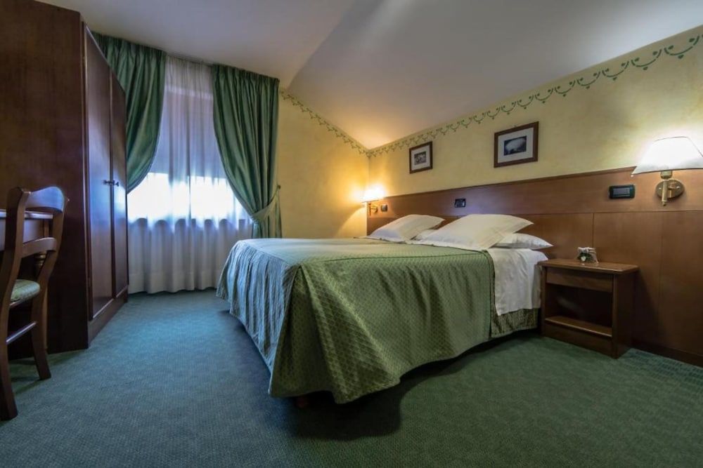 Double Room, Mountain View