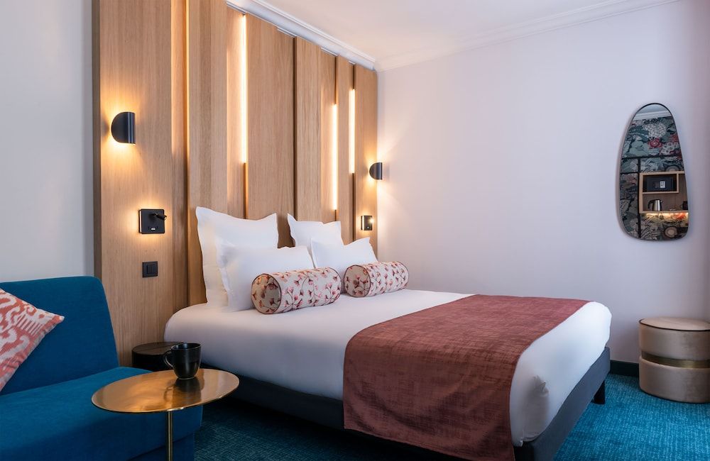 Leonardo Boutique Hotel Paris Opera Comfort Triple Room 3