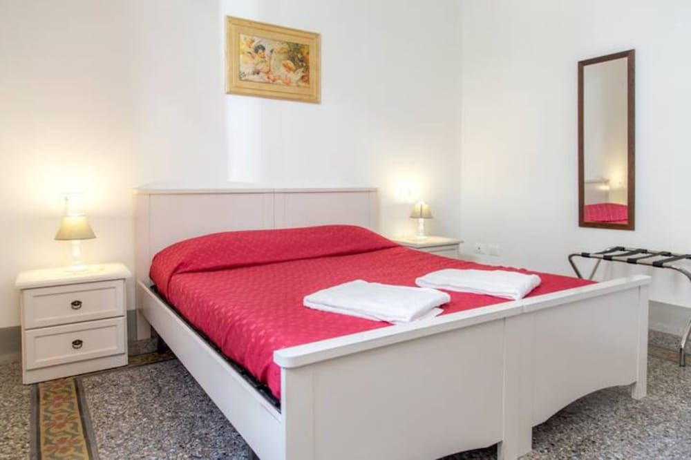 undefined L'ARANCETO&STILNOVO GUEST HOUSE DI TOKA ALFONS 9