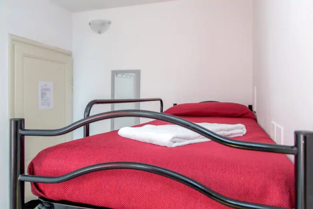 Twin Room, Shared Bathroom (Bunk Bed)