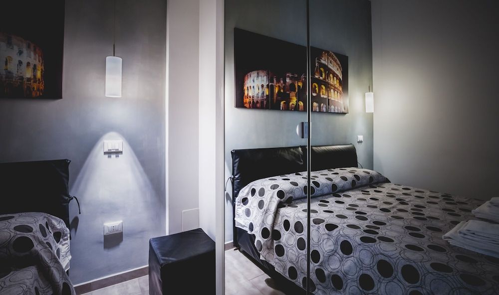 Domus Alberti Double Room (Colosseo) 6