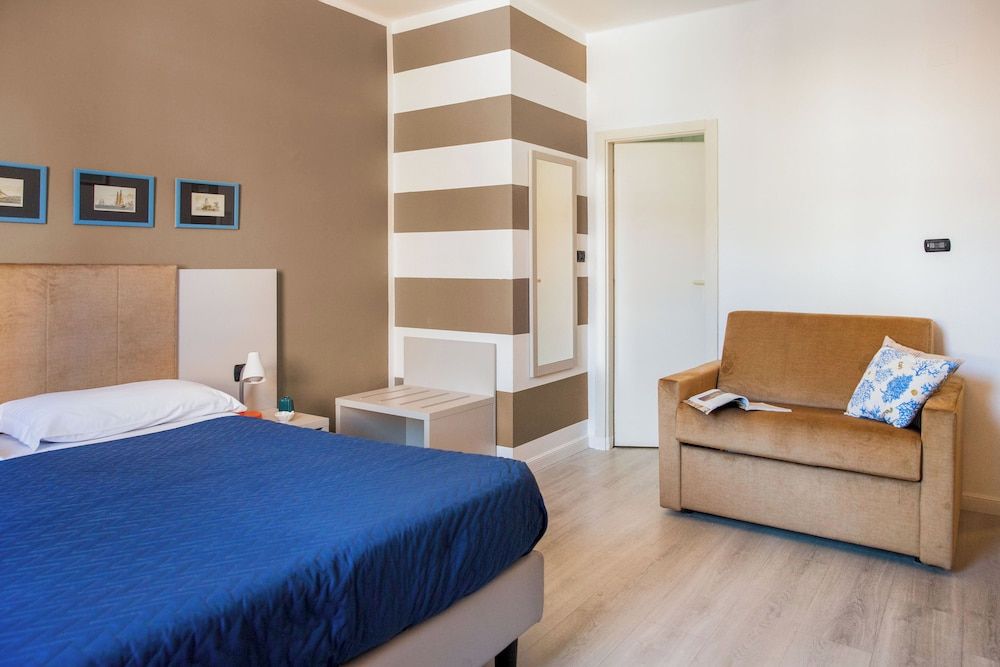 undefined Albergo la Piazzetta 6