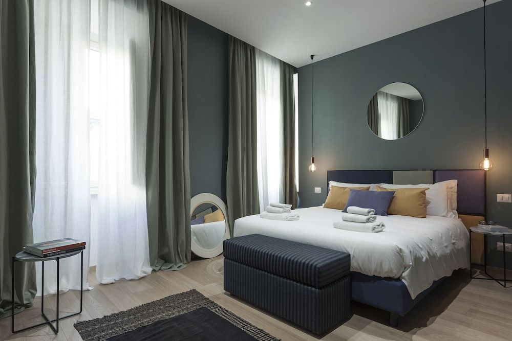 undefined Tornabuoni Place