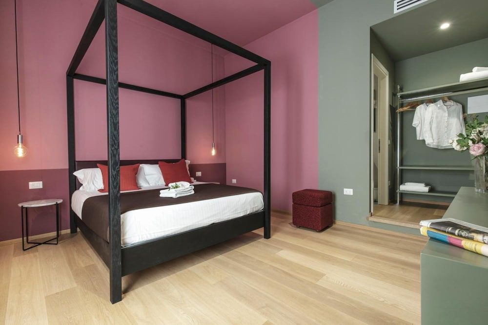 undefined Tornabuoni Place 10