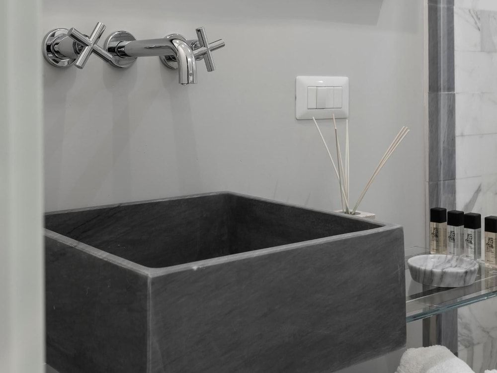 undefined Tornabuoni Place 8