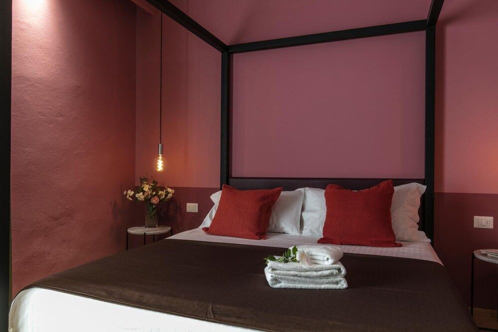 undefined Tornabuoni Place 8