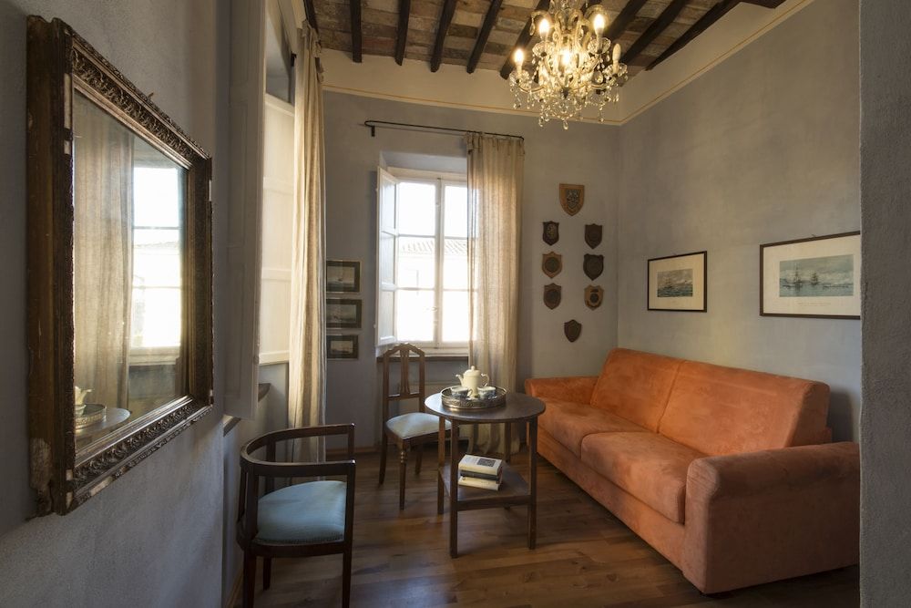 Al Porto di Lucca B&B Classic Suite 3