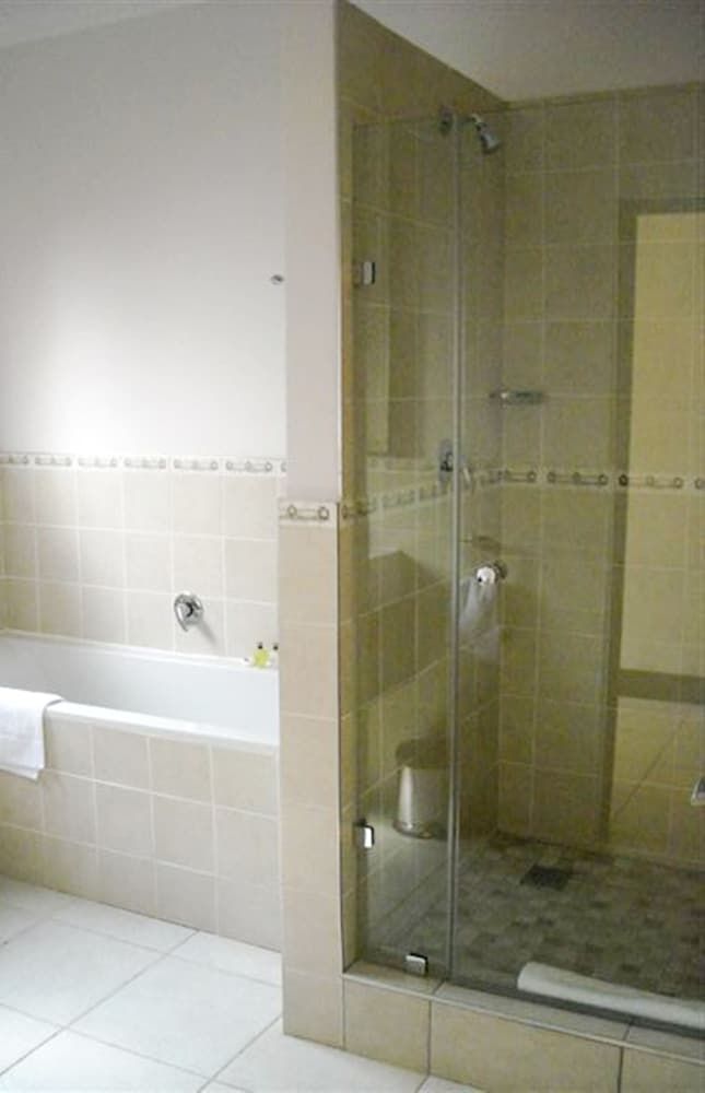 Premier Splendid Inn Pinetown Suite, 1 King Bed 3