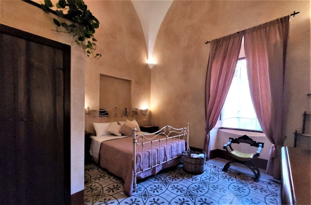 A Locanda Tù Marchese Superior Double Room, Refrigerator, City View (9) 2