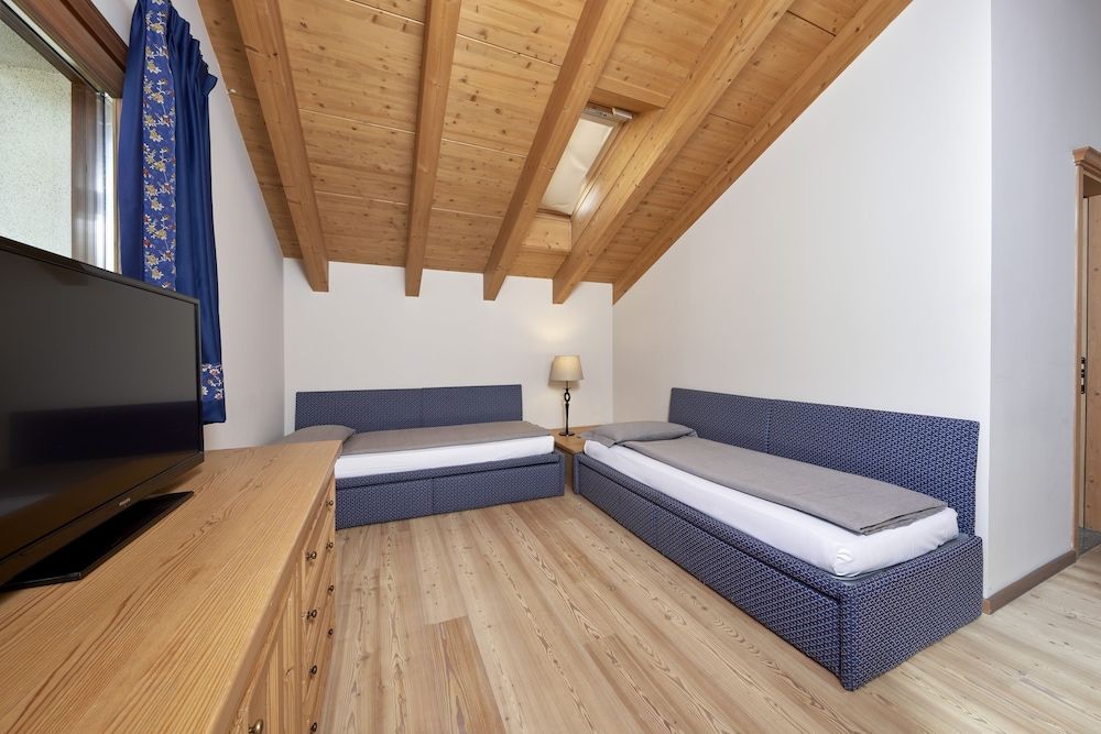 Hotel Rezia Family Room 2