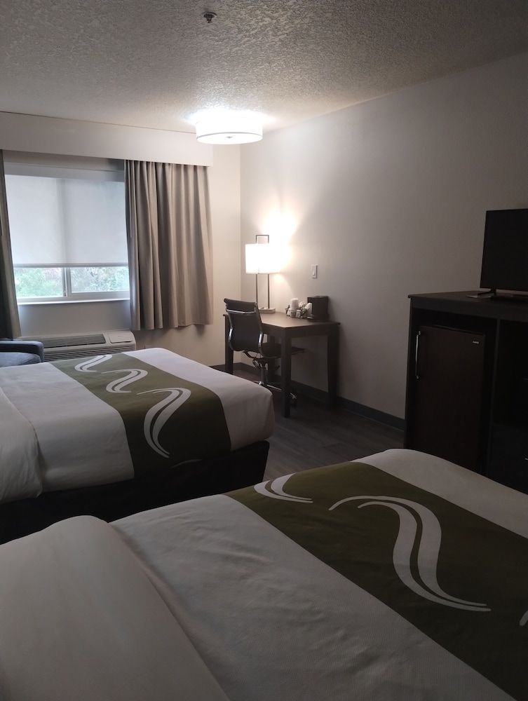 Quality Inn & Suites Wilsonville Standard Room, 2 Queen Beds, Non Smoking 2