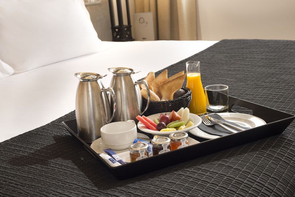 H10 Tribeca Superior Deluxe Double Room 3