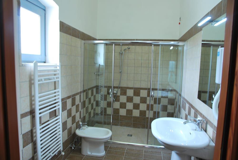 Standard Room, 1 Queen Bed, Patio