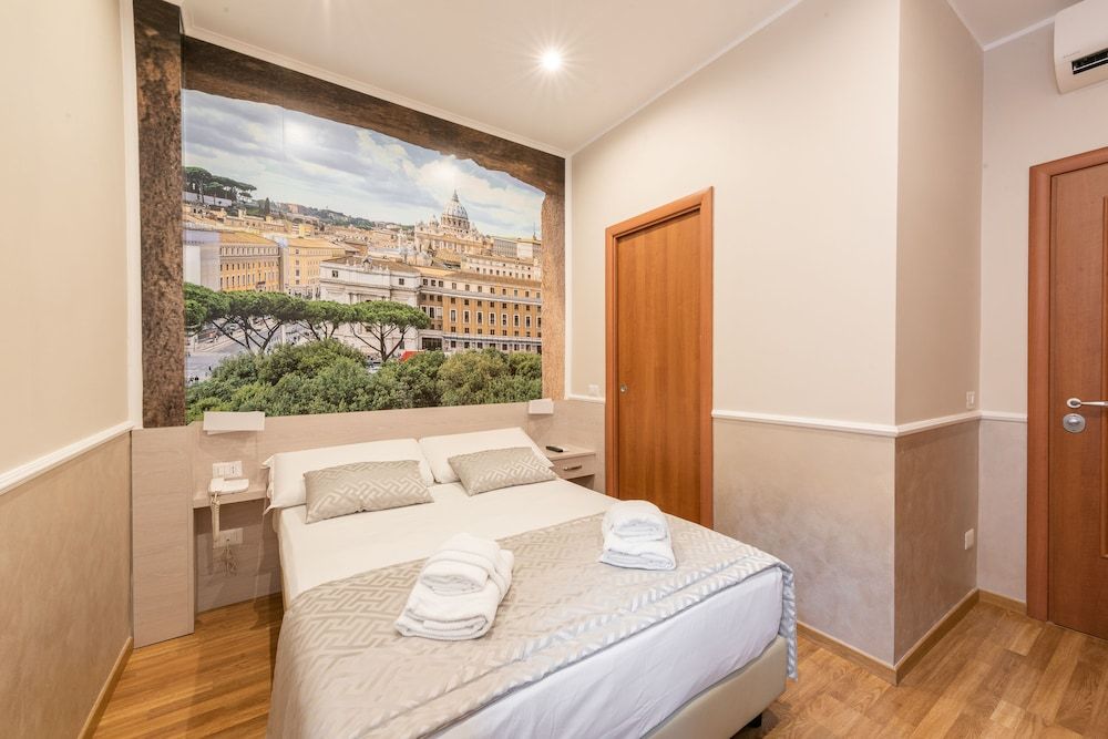 Top Floor Colosseo Economy Double Room 3