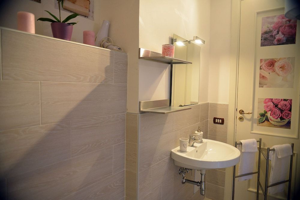 B&B Cuore di Napoli Deluxe Triple Room, Balcony, City View 9