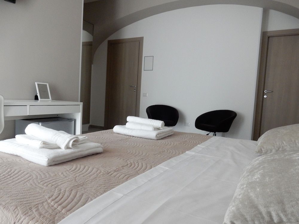 Exclusive Double or Twin Room, Terrace, City View