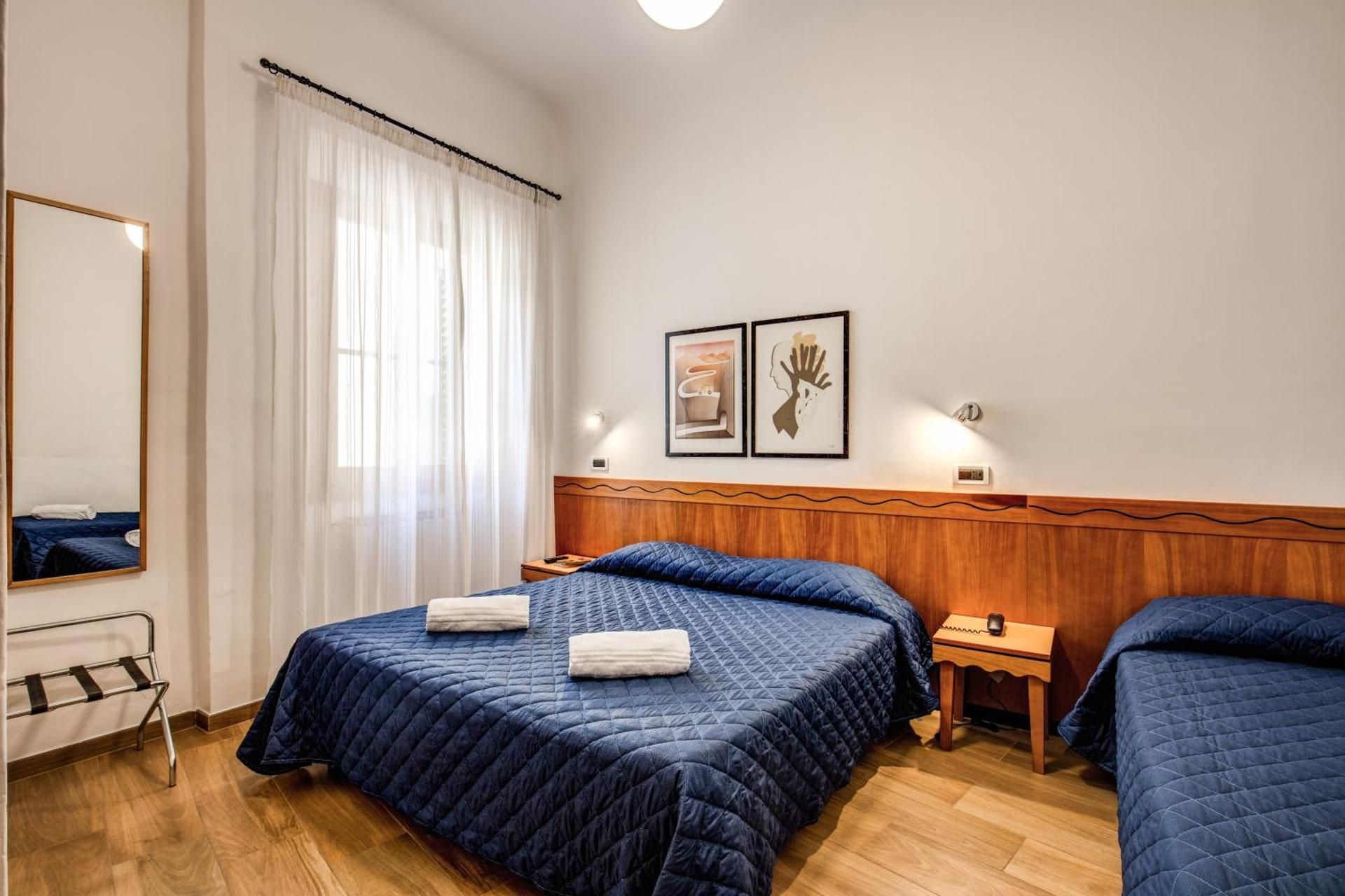 undefined Hotel Nuova Italia 8