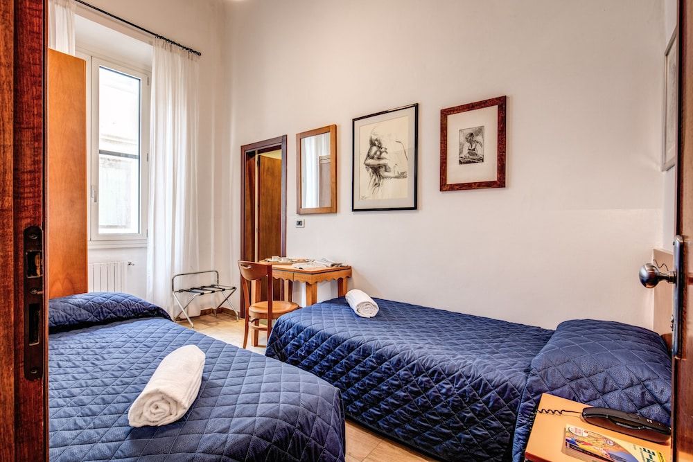undefined Hotel Nuova Italia 3