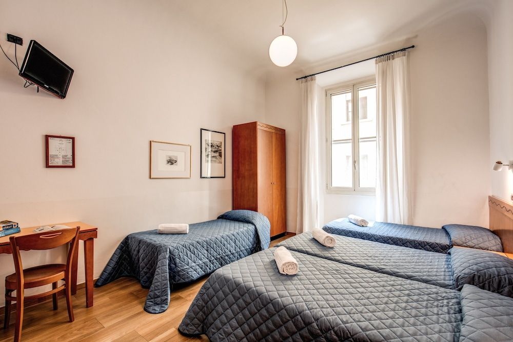 undefined Hotel Nuova Italia 4