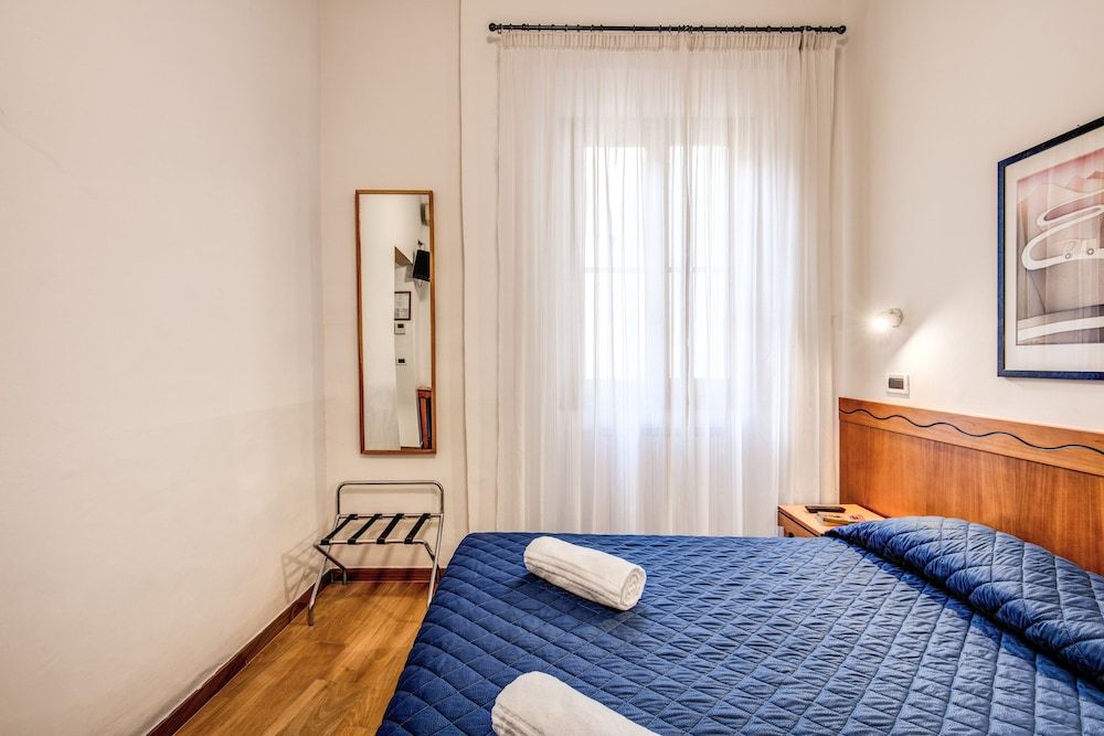 undefined Hotel Nuova Italia 5