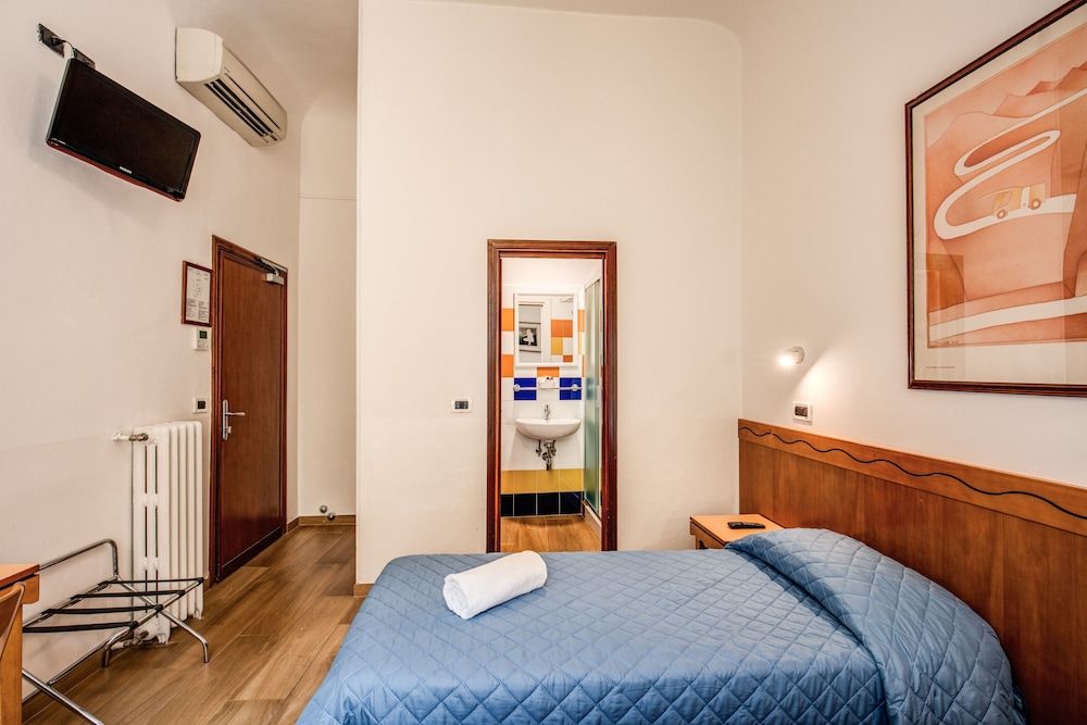undefined Hotel Nuova Italia 2