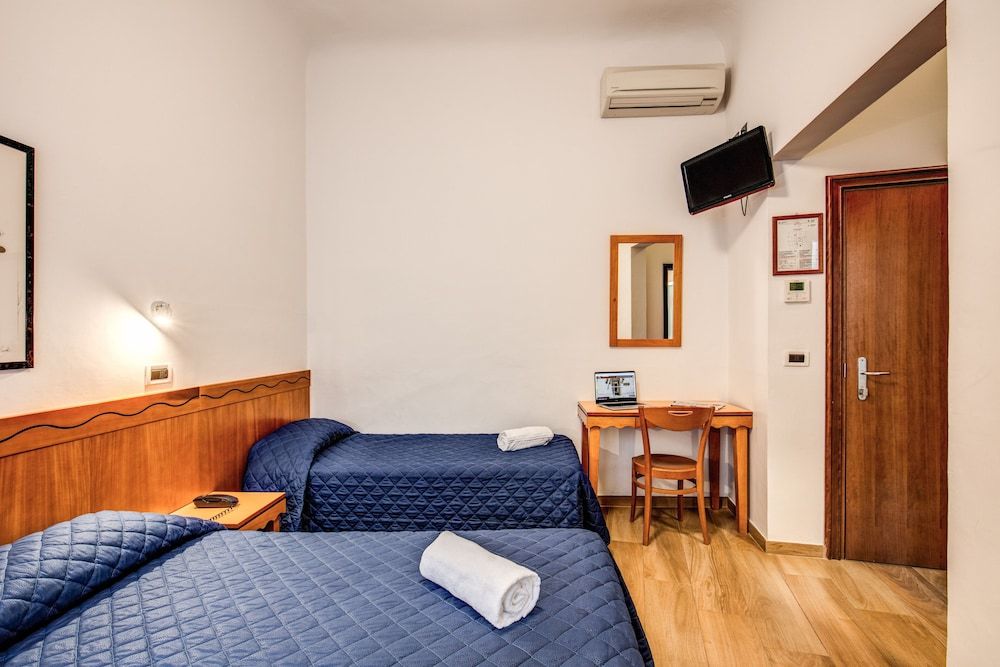 undefined Hotel Nuova Italia 6