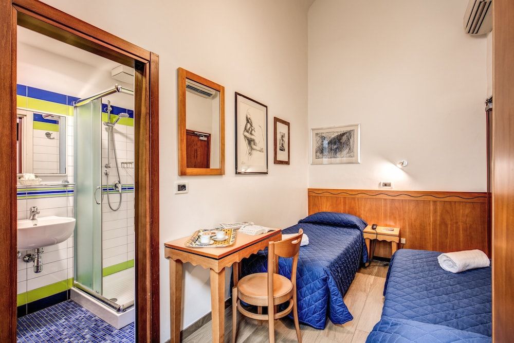 undefined Hotel Nuova Italia 10