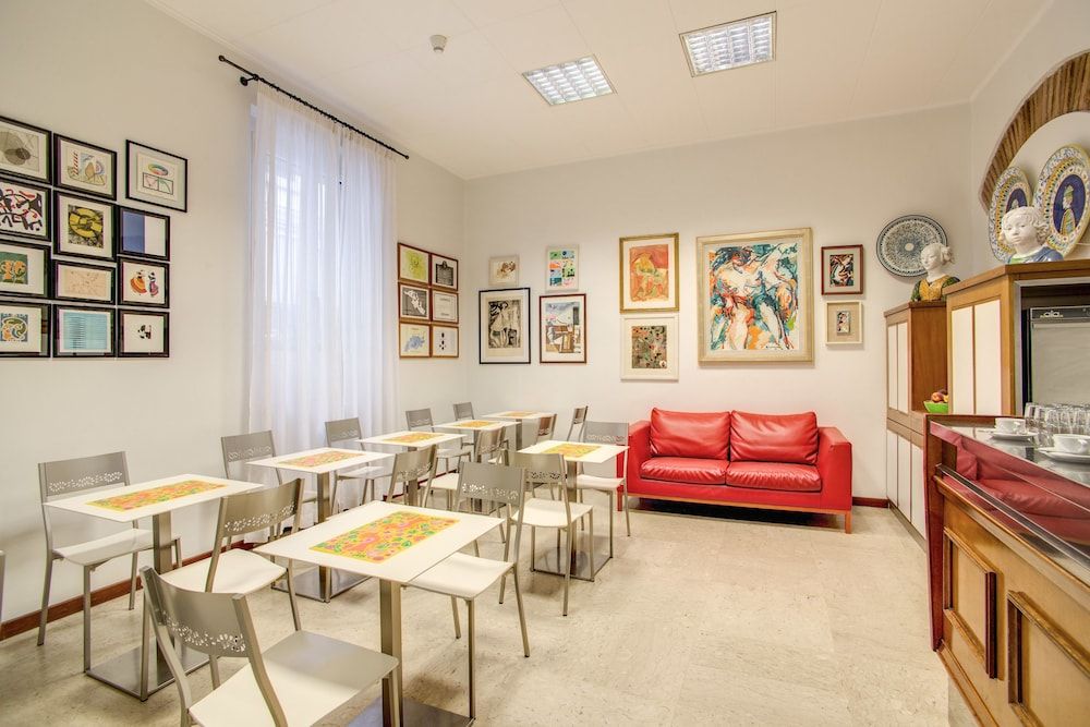 undefined Hotel Nuova Italia 4